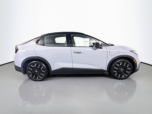 New 2026 Nissan Leaf Platinum+ w/ Cargo Package (Platinum+) image 8