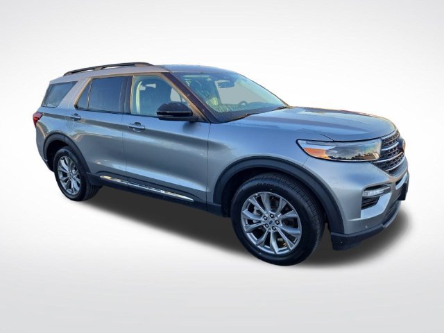 Used 2024 Ford Explorer XLT w/ Equipment Group 202A AWD/4WD image 9