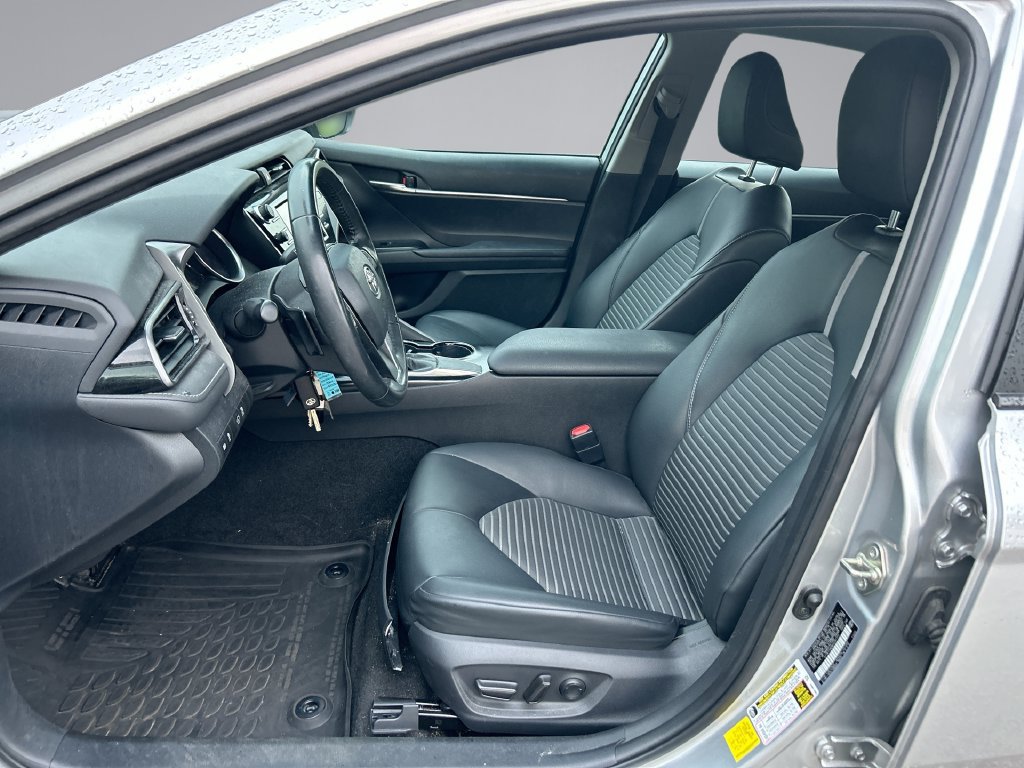 Used 2019 Toyota Camry SE FWD image 11