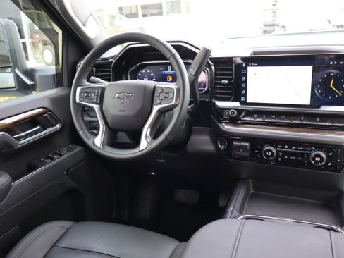 Used 2025 Chevrolet Silverado 2500 LT w/ Trail Boss Package image 16