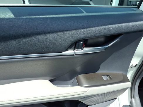 Used 2022 Toyota Camry XSE w/ Navigation Package FWD image 6