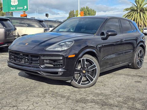 Used 2021 Porsche Cayenne Turbo S image 1