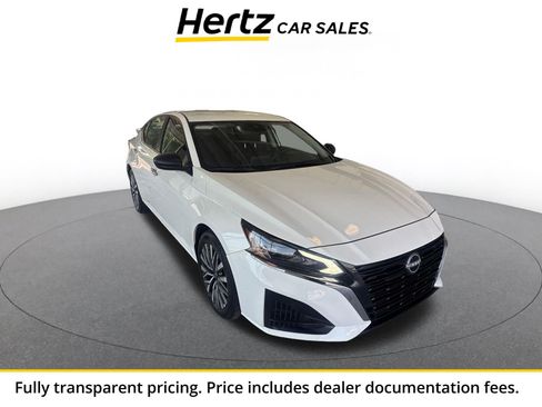 Used 2025 Nissan Altima 2.5 SV FWD image 1