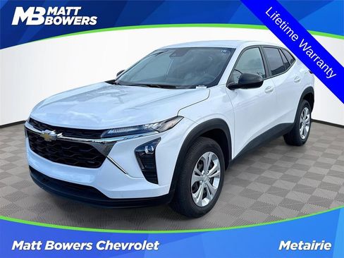 Used 2025 Chevrolet Trax LS image 1