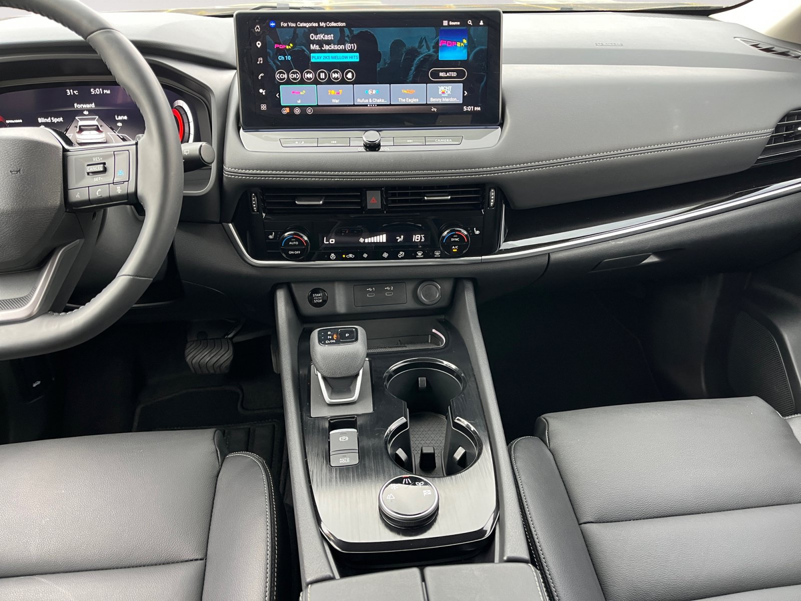 Used 2025 Nissan Rogue SL AWD/4WD image 13