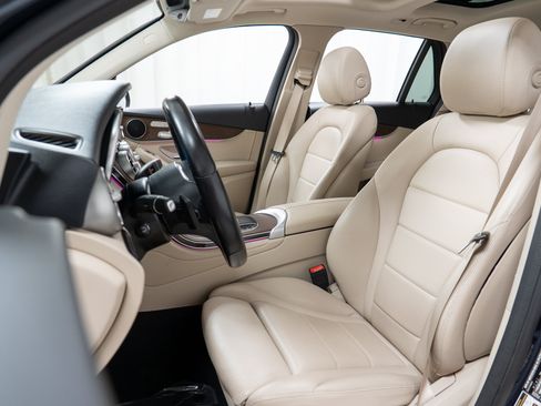 Certified 2022 Mercedes-Benz GLC 300 4MATIC w/ Multimedia Package Lite image 13