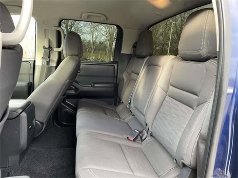 Used 2022 Nissan Frontier SV image 16