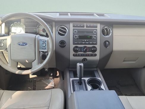 Used 2013 Ford Expedition XLT RWD image 11