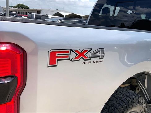 Used 2024 Ford F250 XL w/ STX Appearance Package AWD/4WD image 10