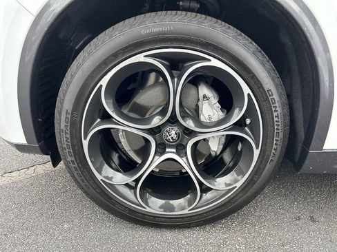 Used 2023 Alfa Romeo Stelvio Ti image 27