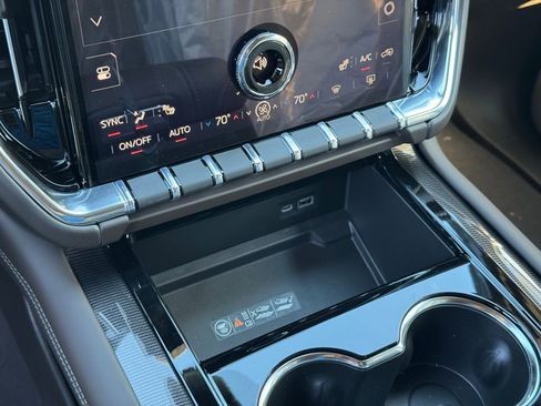 New 2026 GMC Yukon Elevation image 32