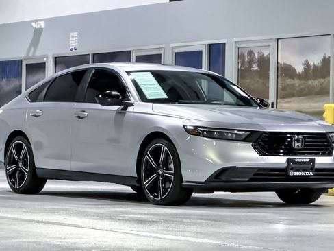 Used 2025 Honda Accord Sport image 6