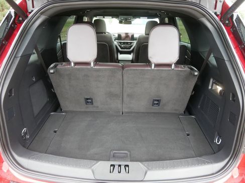 Used 2025 Ford Explorer Platinum w/ Ultimate Package AWD/4WD image 10