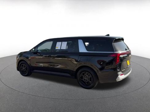 Used 2026 Kia Carnival FWD image 10