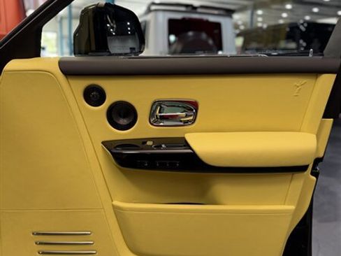 Used 2022 Rolls-Royce Phantom Sedan RWD image 15