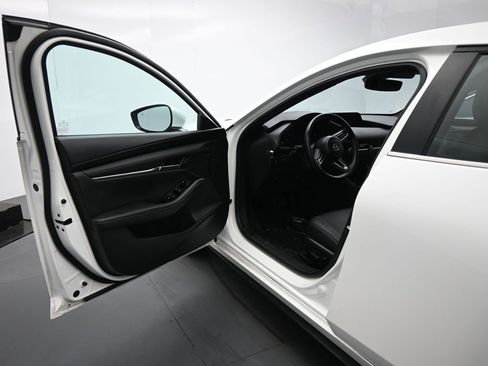 Used 2023 MAZDA MAZDA3 s image 9