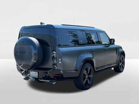 Used 2024 Land Rover Defender 130 V8 AWD/4WD image 4