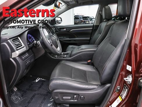 Used 2019 Toyota Highlander Limited Platinum AWD/4WD image 14