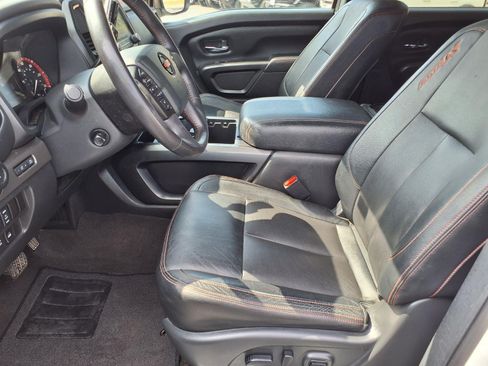 Used 2021 Nissan Titan PRO-4X w/ Pro-4x Convenience Package AWD/4WD image 16