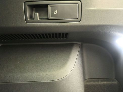 New 2026 Volkswagen Tiguan SE R-Line image 28