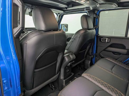 Used 2023 Jeep Wrangler Unlimited Sahara image 20