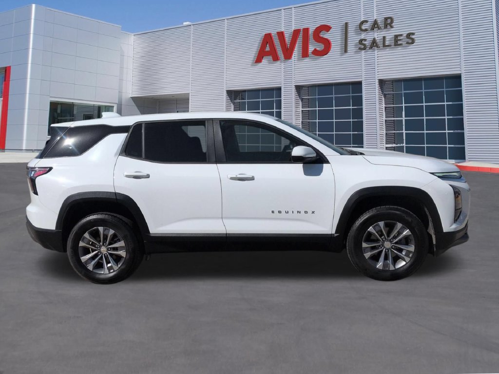 Used 2026 Chevrolet Equinox LT AWD/4WD image 4