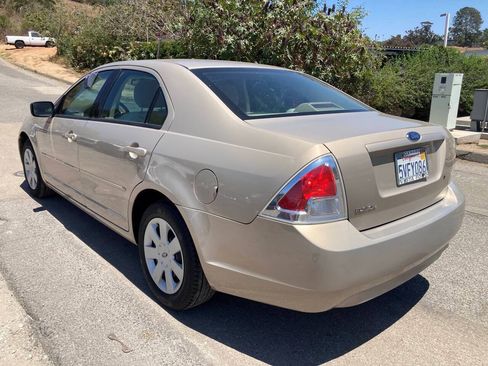 Used 2006 Ford Fusion S FWD image 6