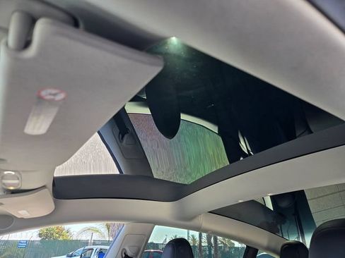 Used 2022 Tesla Model 3 Long Range AWD/4WD image 9