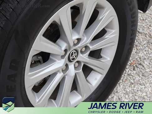 Used 2025 Toyota Grand Highlander AWD image 25