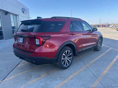 New 2026 Ford Explorer ST-Line image 3
