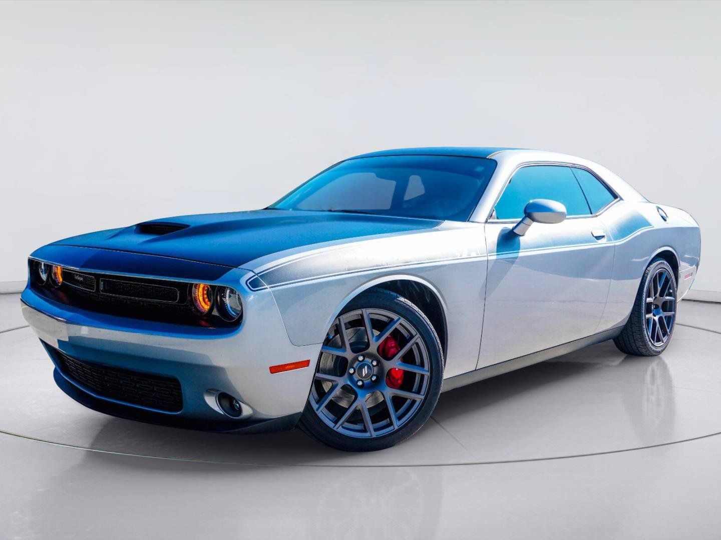 Used 2018 Dodge Challenger R/T w/ Quick Order Package 28P T/A RWD image 1