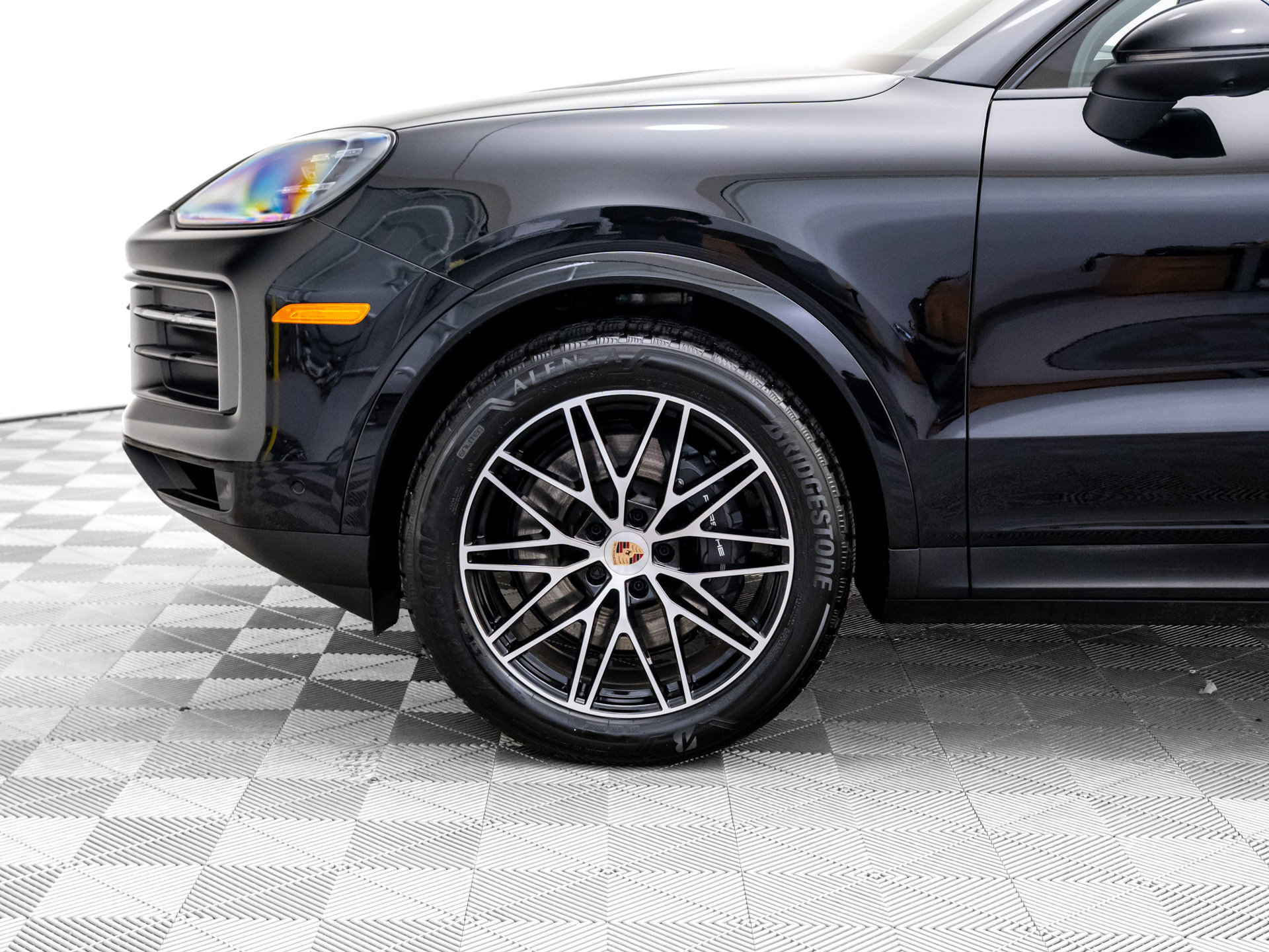 Certified 2026 Porsche Cayenne AWD/4WD image 38
