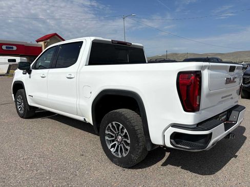 Used 2021 GMC Sierra 1500 AT4 w/ AT4 Preferred Package AWD/4WD image 9