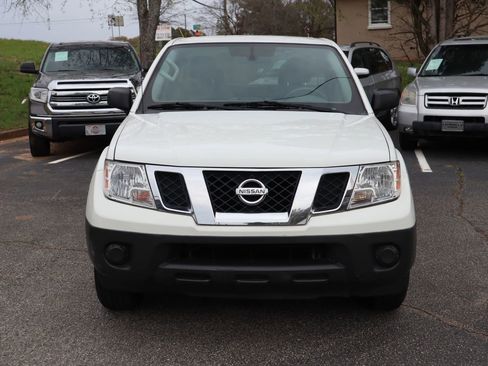 Used 2019 Nissan Frontier S RWD image 2