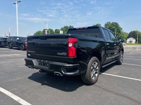 Used 2022 Chevrolet Silverado 1500 High Country w/ Technology Package image 3