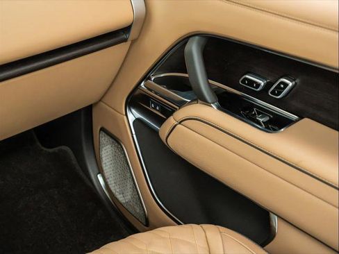 New 2025 Land Rover Range Rover Long Wheelbase Autobiography image 38