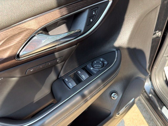 Used 2023 Buick Envision Avenir AWD/4WD image 9