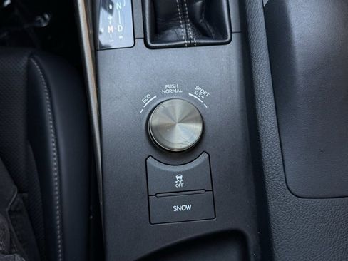 Used 2016 Lexus IS 350 image 21