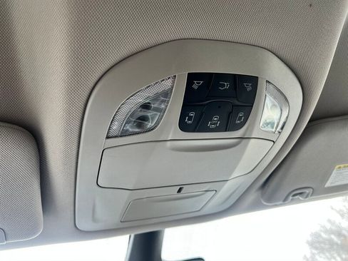 Used 2023 Chrysler Voyager LX image 36