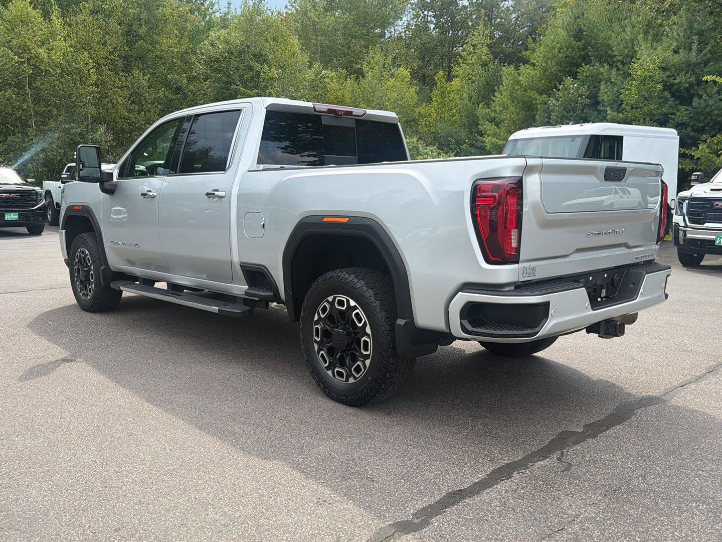Certified 2022 GMC Sierra 2500 Denali w/ Denali Ultimate Package AWD/4WD image 3