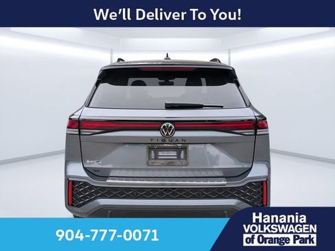 New 2026 Volkswagen Tiguan SE R-Line FWD image 4