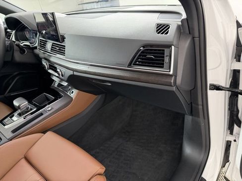 Certified 2025 Audi Q5 2.0T Premium Plus w/ Premium Plus Package image 22