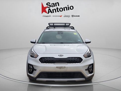 Used 2020 Kia Niro LXS image 2