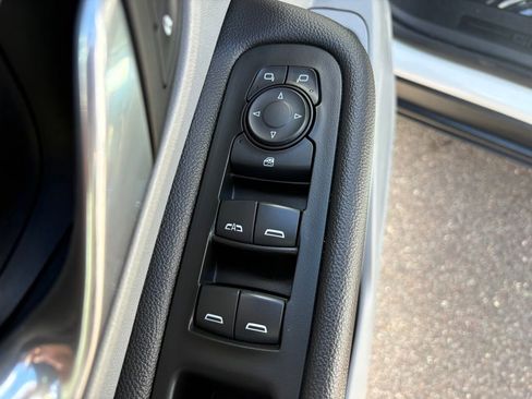 Used 2022 GMC Terrain SLT AWD/4WD image 17