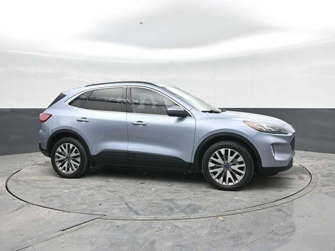 Used 2022 Ford Escape Titanium AWD/4WD image 7