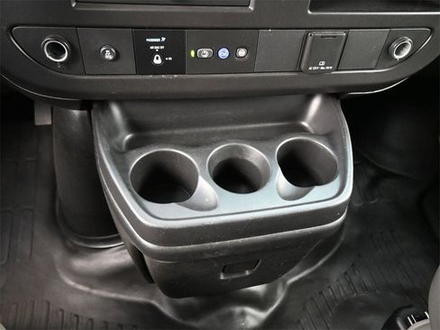 Used 2022 Chevrolet Express 2500 w/ Driver Convenience Package image 9