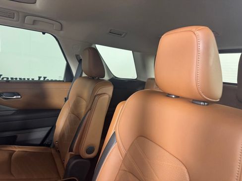 Used 2023 Nissan Pathfinder Platinum FWD image 28