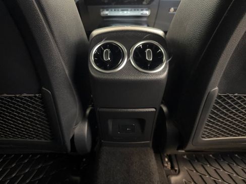 Used 2022 Mercedes-Benz CLA 250 4MATIC image 11