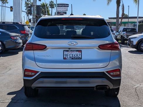 Used 2019 Hyundai Santa Fe SE image 3