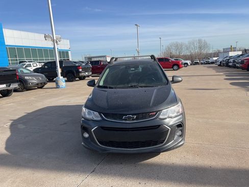 Used 2018 Chevrolet Sonic LT w/ Convenience Package image 3